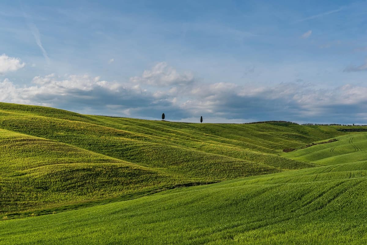 Scenic view of Tuscany, Italy — a popular wedding destination
